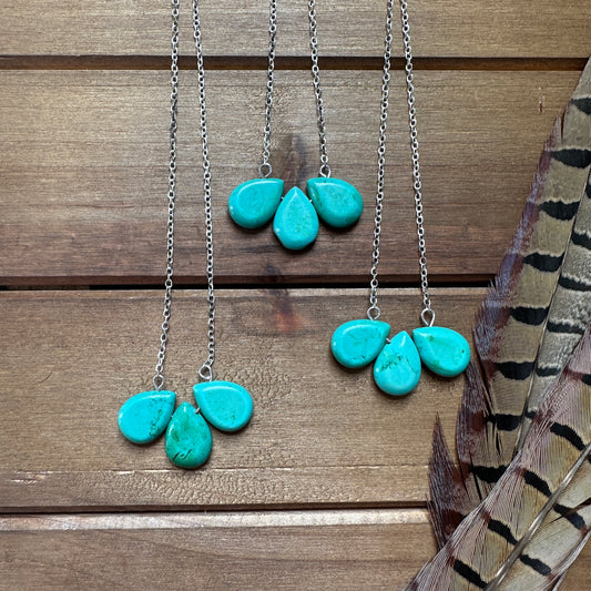 Faux Turquoise Tri-Petal Necklace