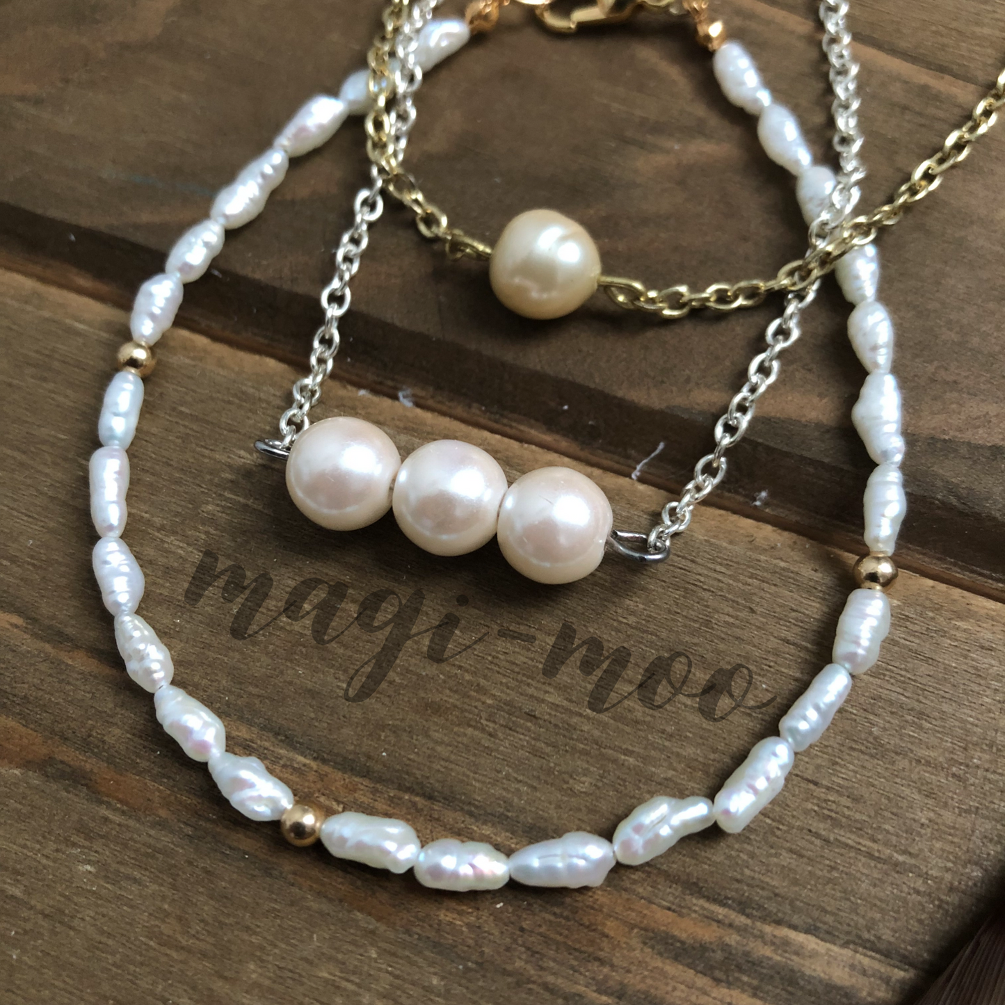 Golden Dainty Pearl bracelet