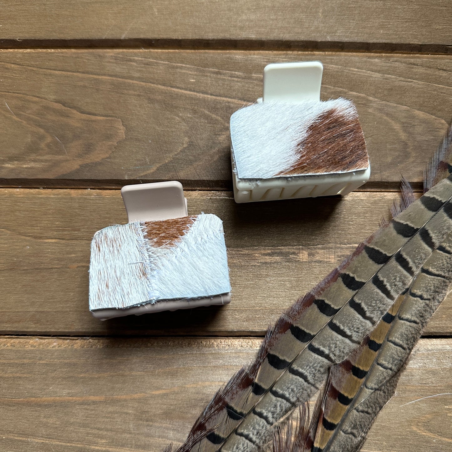 Small Cowhide Clip