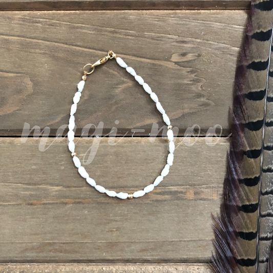 Golden Dainty Pearl bracelet